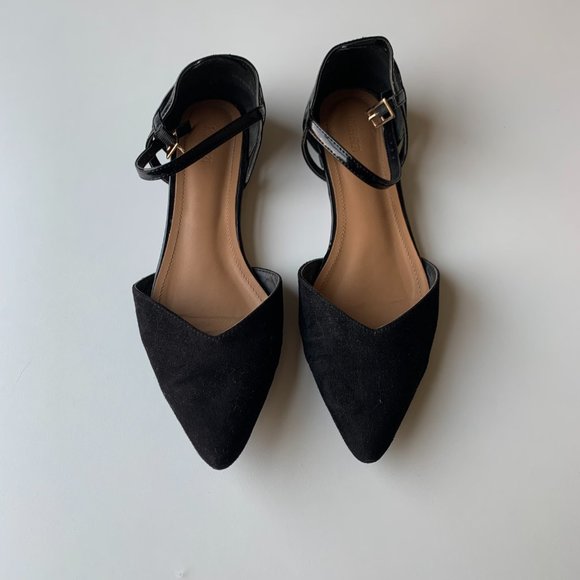 Pointed-Toe Flats - Picture 2 of 4